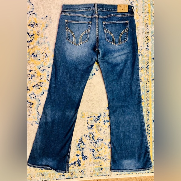 Hollister Jeans—9R - Picture 2 of 3